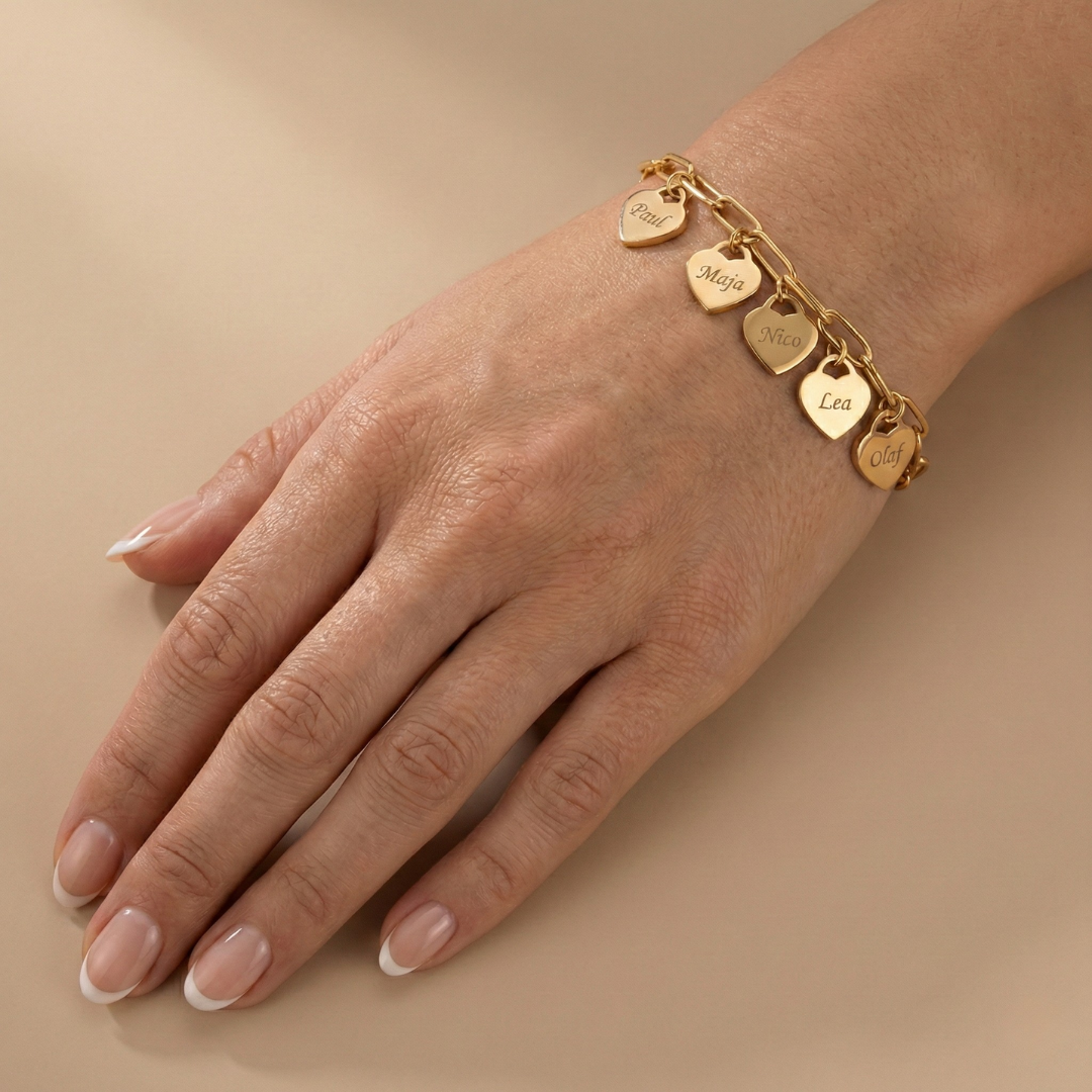 Herzensnamen - Armband mit Herzcharms & Gravur