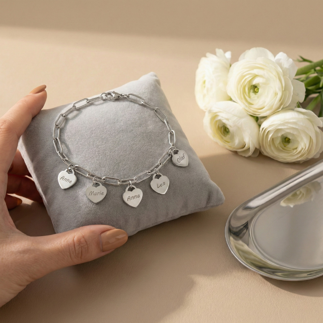 Herzensnamen - Armband mit Herzcharms & Gravur