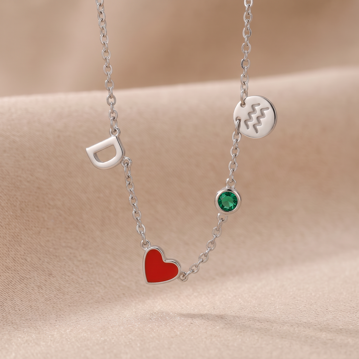 Personalisierte Halskette mit Charms