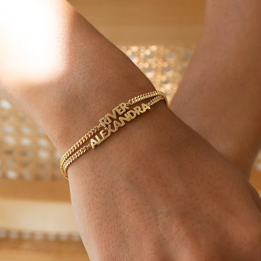 Personalizable name bracelet with Cuban chain