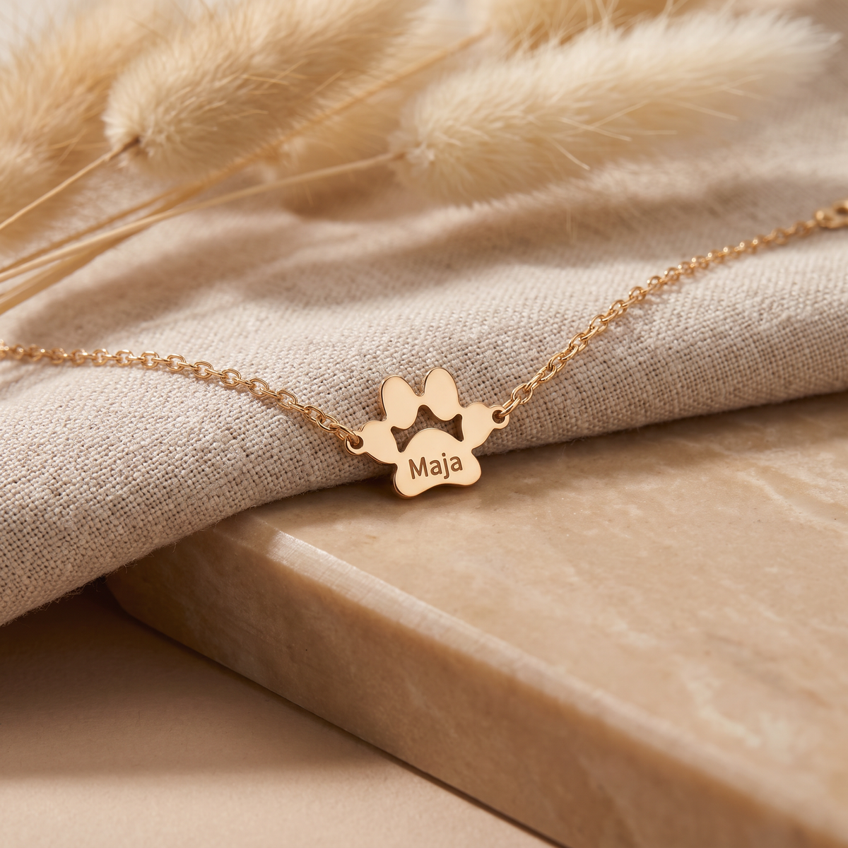 Personalized paw bracelet with engraving